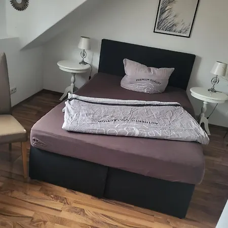 Zapfwerk-rooms אורחן *