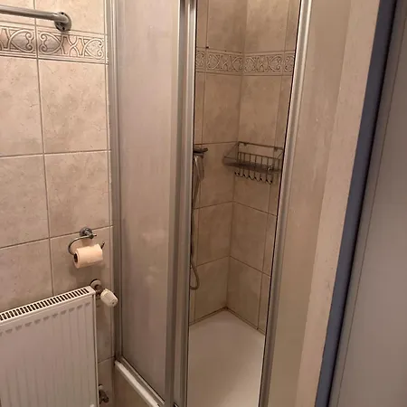 Zapfwerk-rooms بيت ريفي